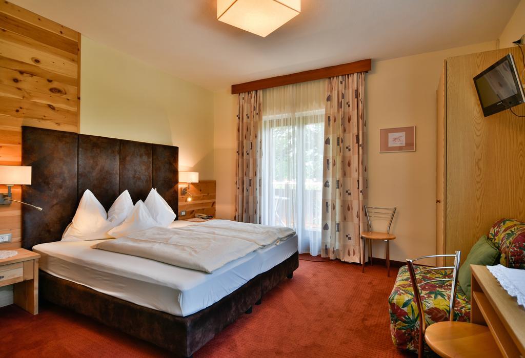 Hotel Villnerhof เองญา ภายนอก รูปภาพ